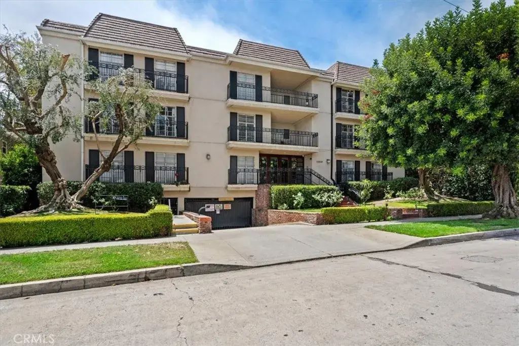 15248 Dickens Street 205, Sherman Oaks