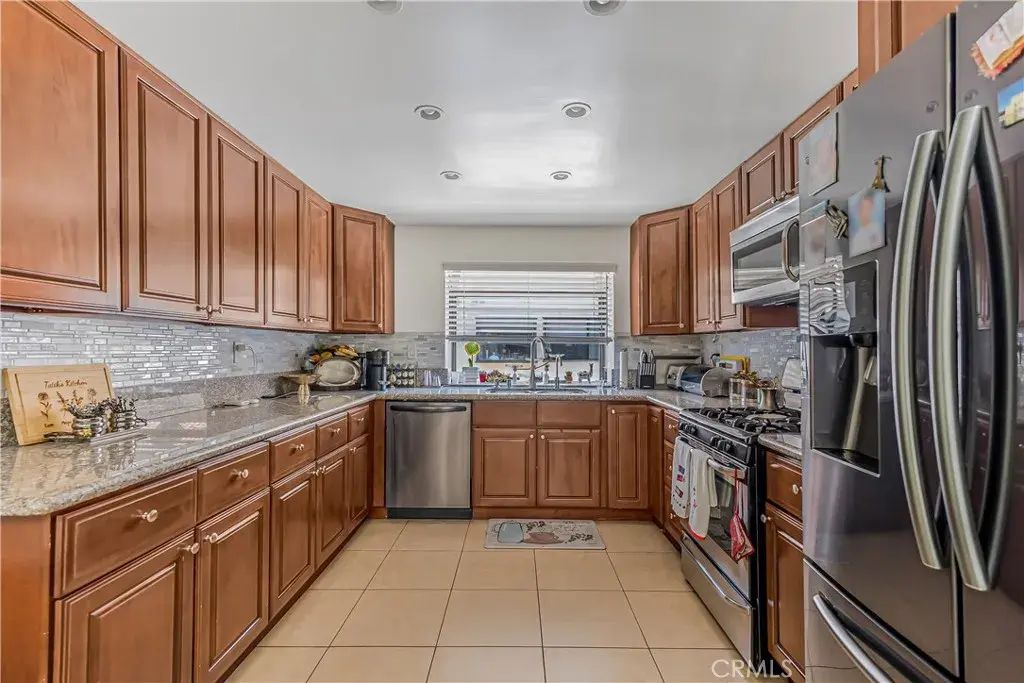 10009 Topanga Canyon Boulevard 5, Chatsworth