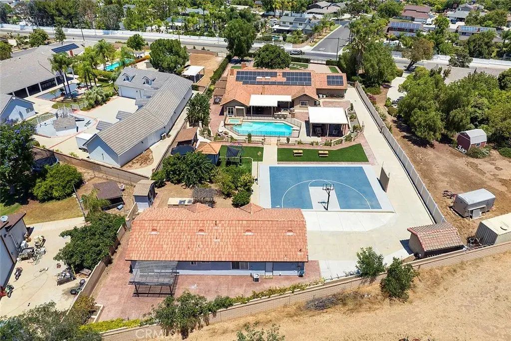 2785 State, Corona