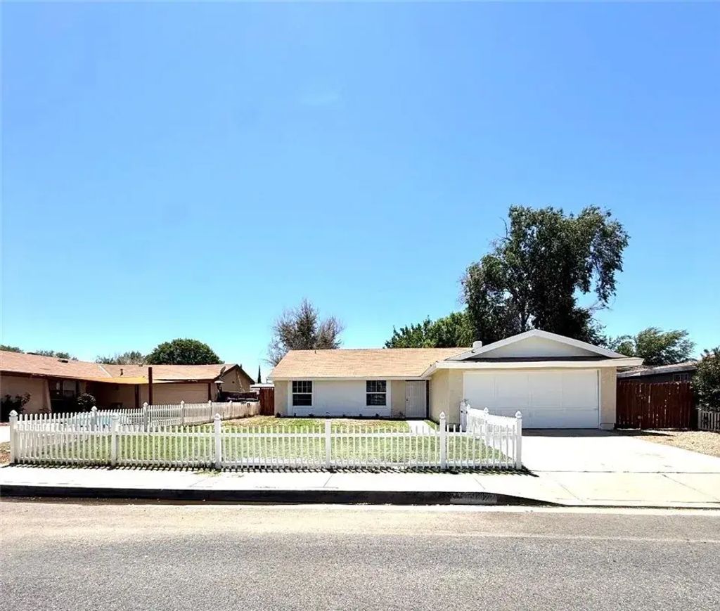 44251 E Raysack, Lancaster