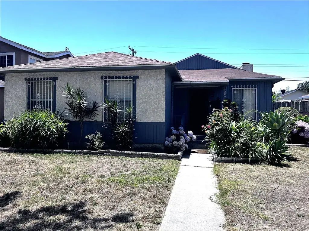 10321 Garfield, South Gate