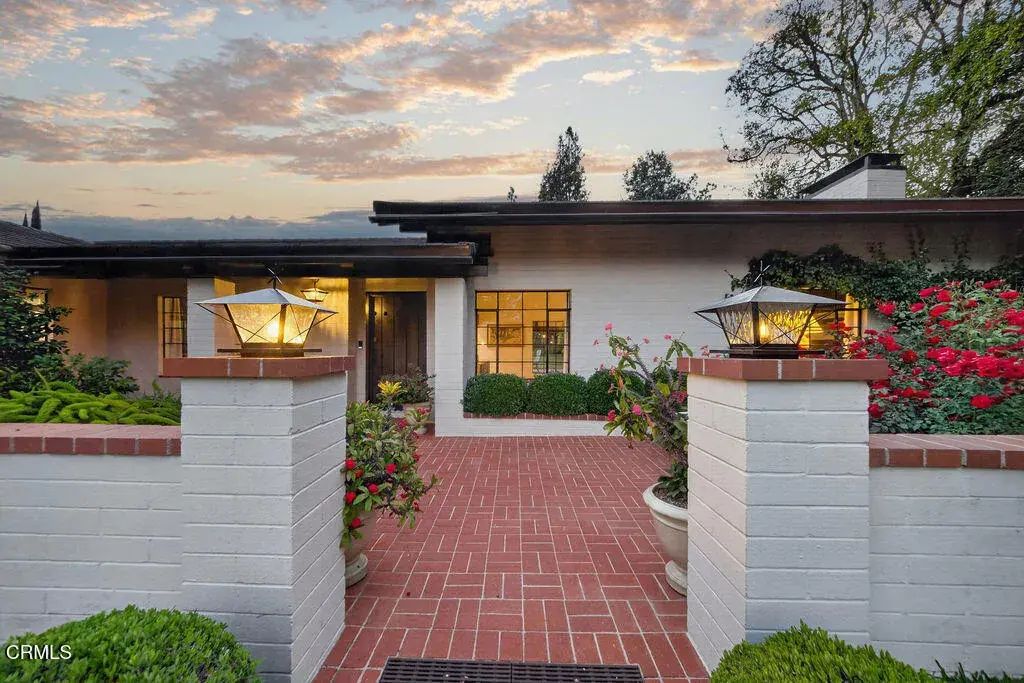 1115 S Oak Knoll Avenue, Pasadena