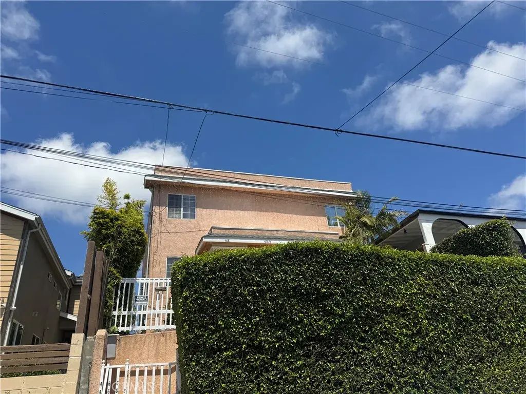 466 W 2nd 1/2, San Pedro