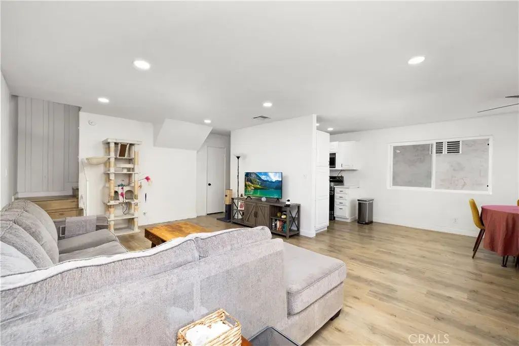 10757 Hortense 307, North Hollywood