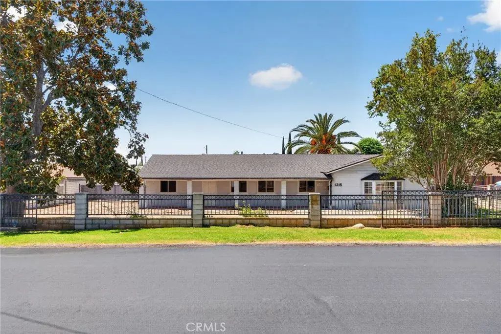 1215 E 39th Street, San Bernardino