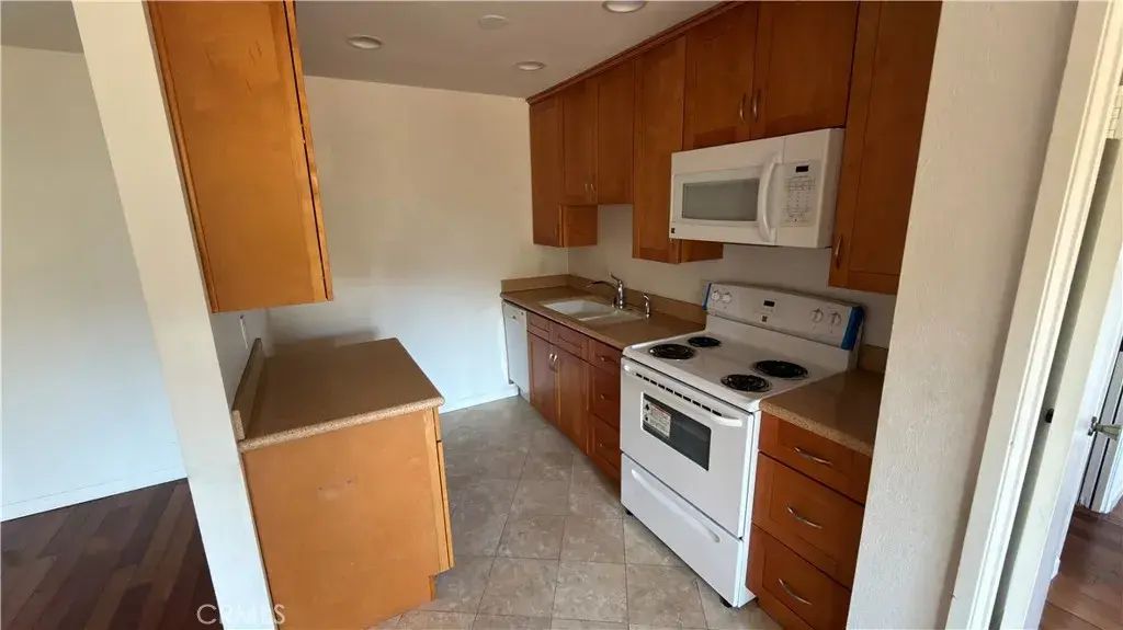 5840 Benner 102, Los Angeles