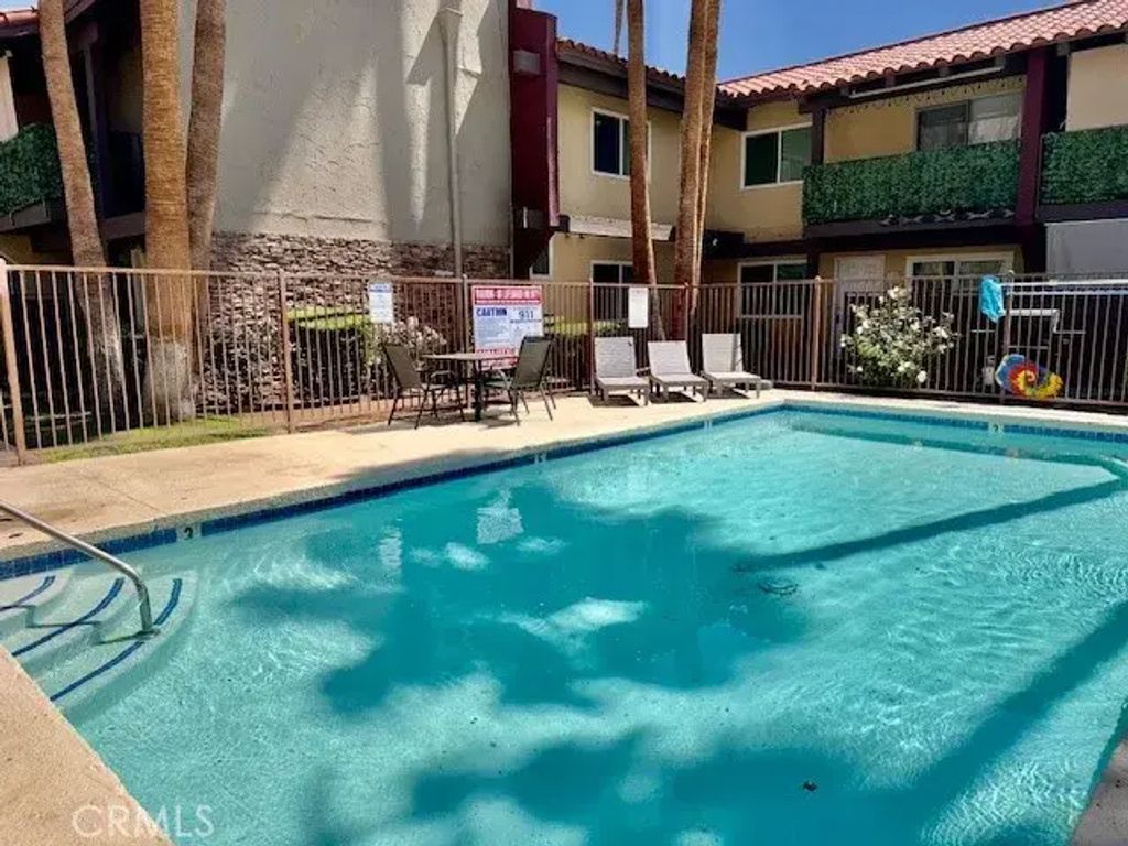 51020 Eisenhower 6, La Quinta