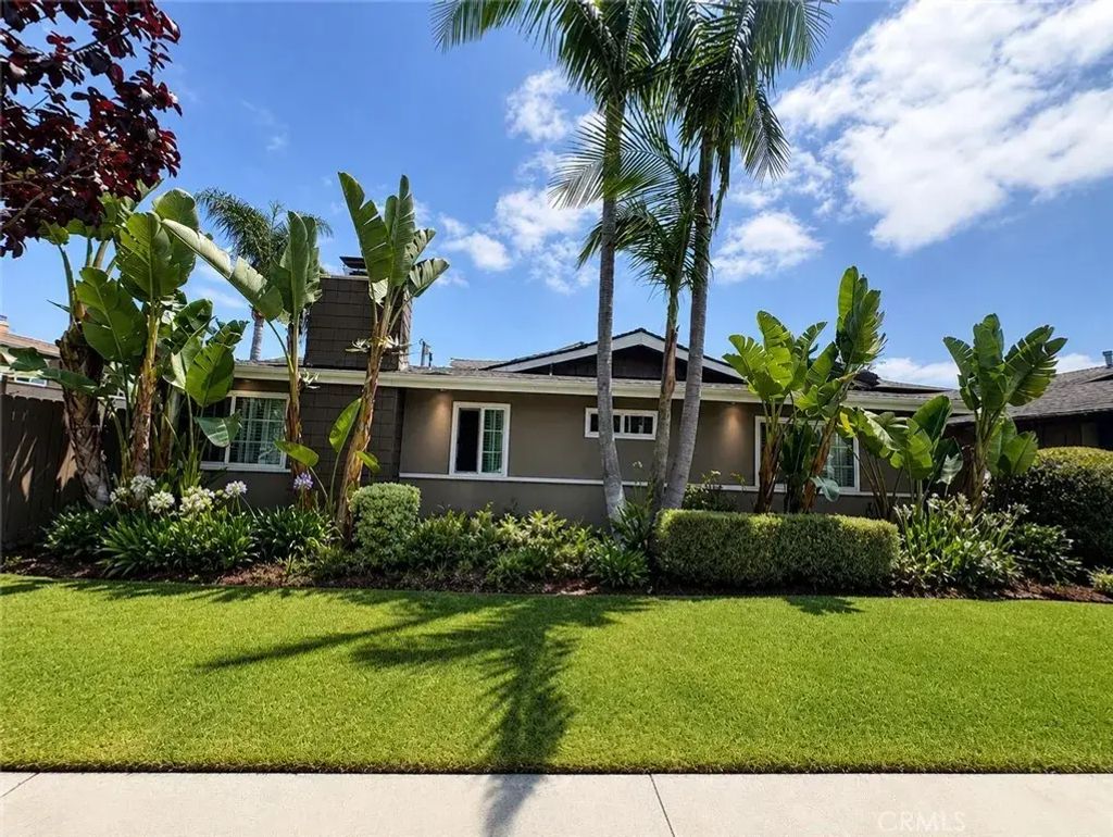 17102 Emerald 4, Huntington Beach