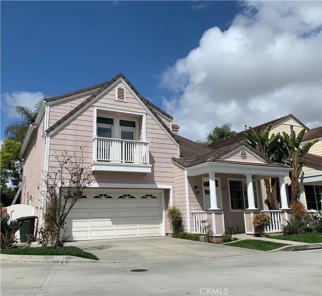 281 Mesa Drive, Costa Mesa