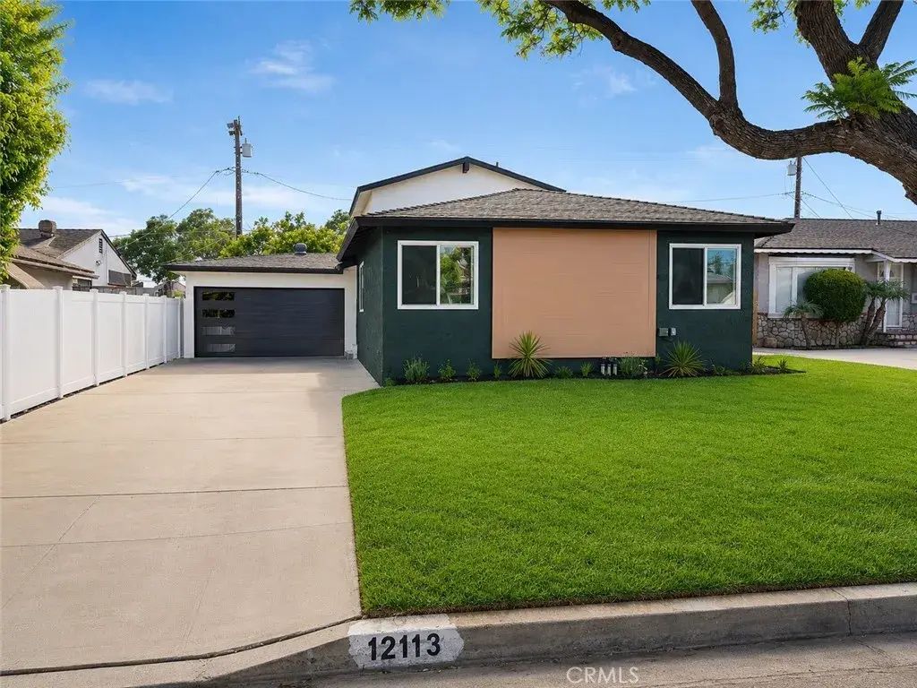 12113 Bluefield, La Mirada