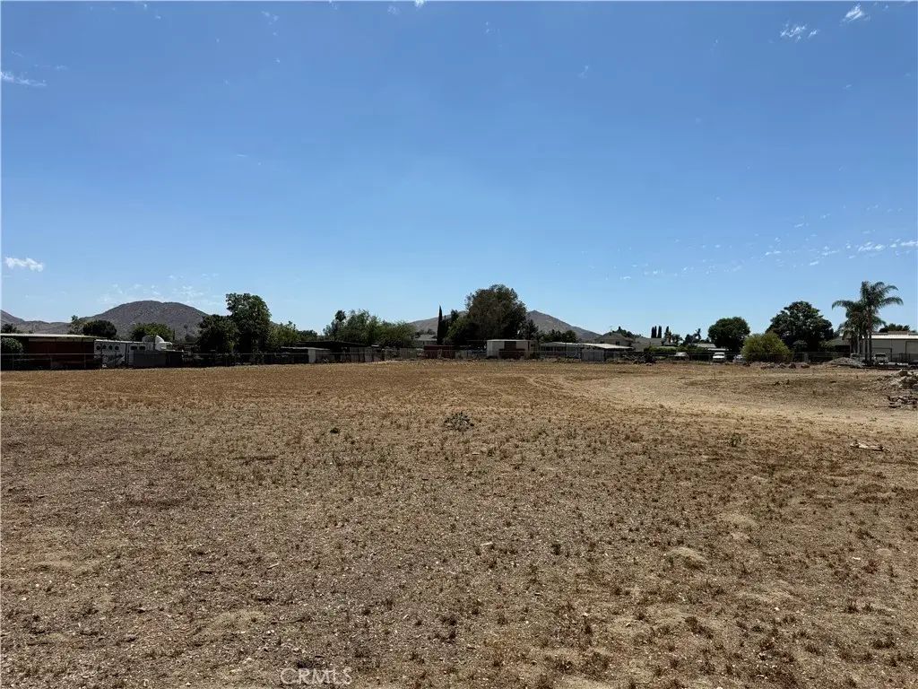 11048 Cactus, Bloomington