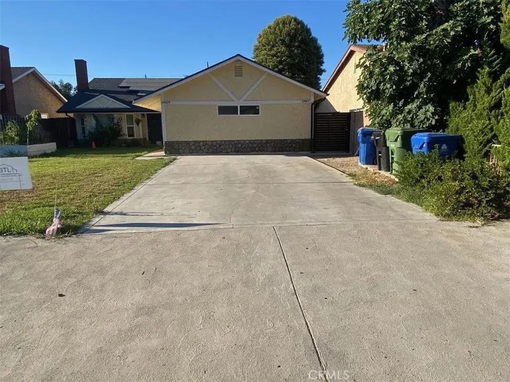 19807 Blythe Street, Winnetka