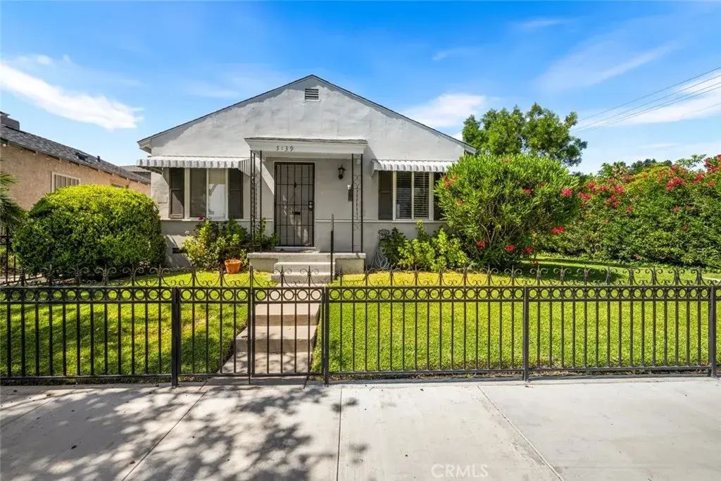 5139 E Carson Street, Long Beach