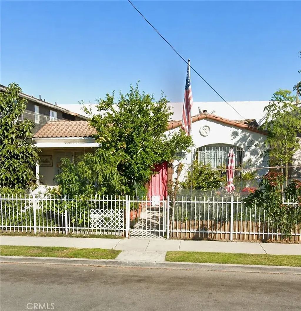 925 E 32nd Street, Los Angeles
