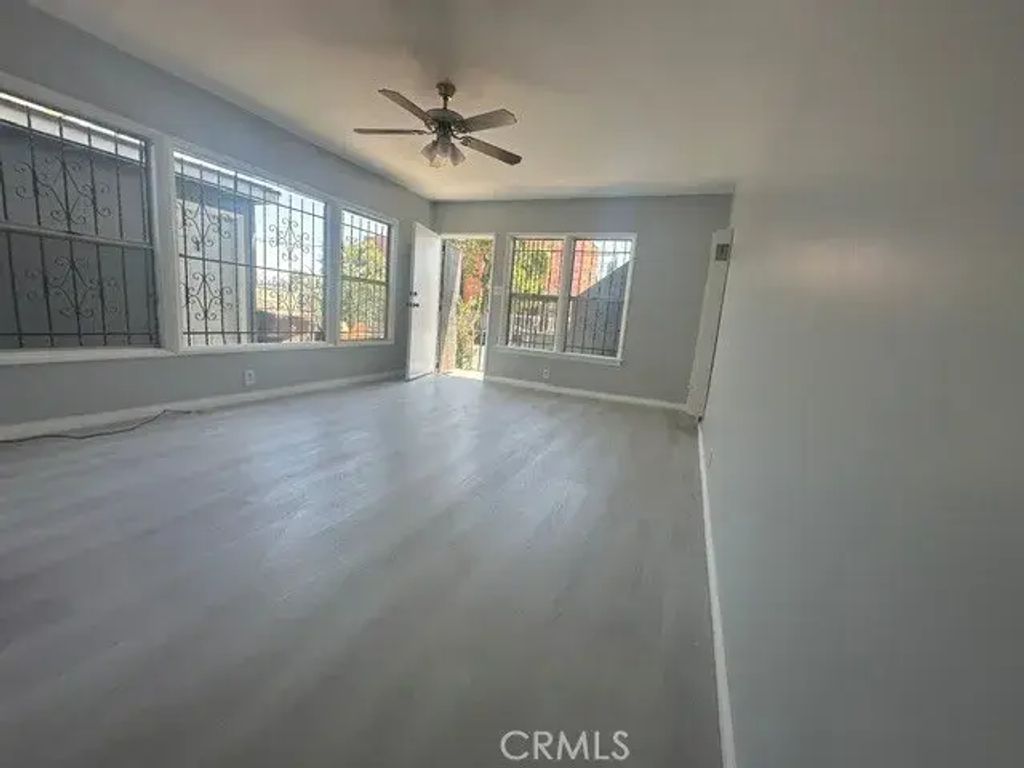 8811 S Budlong, Los Angeles