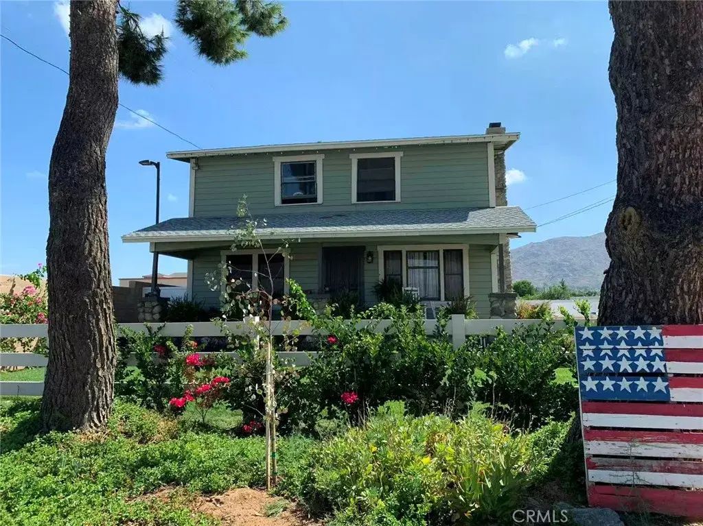 12201 Michigan, Grand Terrace