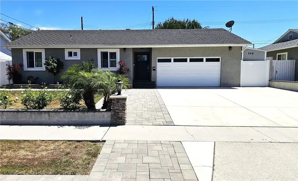 1124 W Woodcrest Avenue, Fullerton