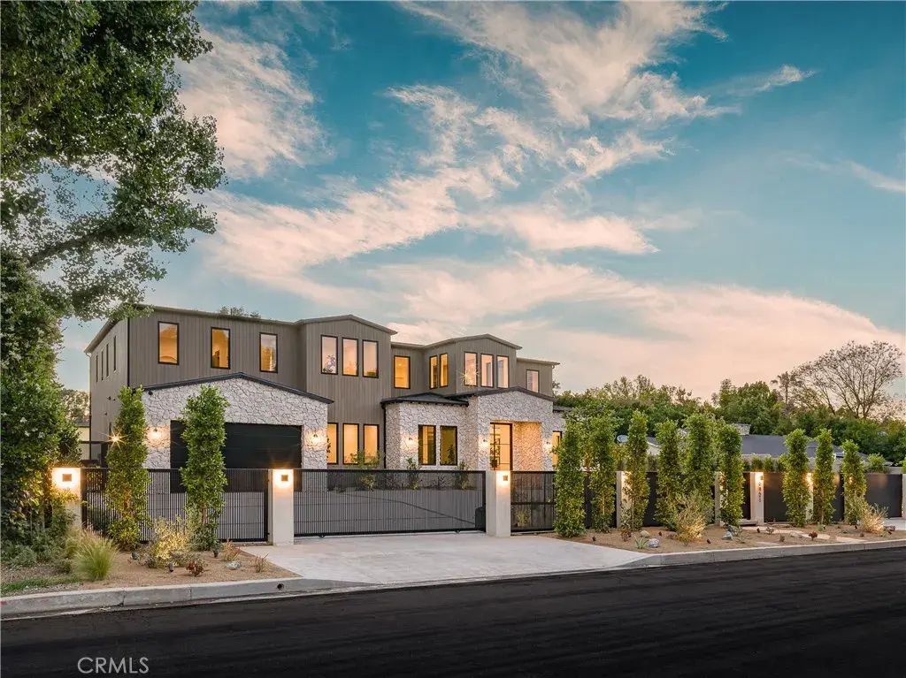 5421 Bothwell, Tarzana