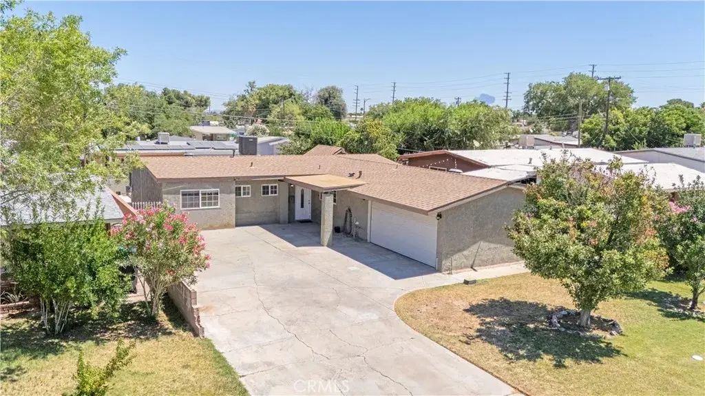 1039 W Avenue J14, Lancaster