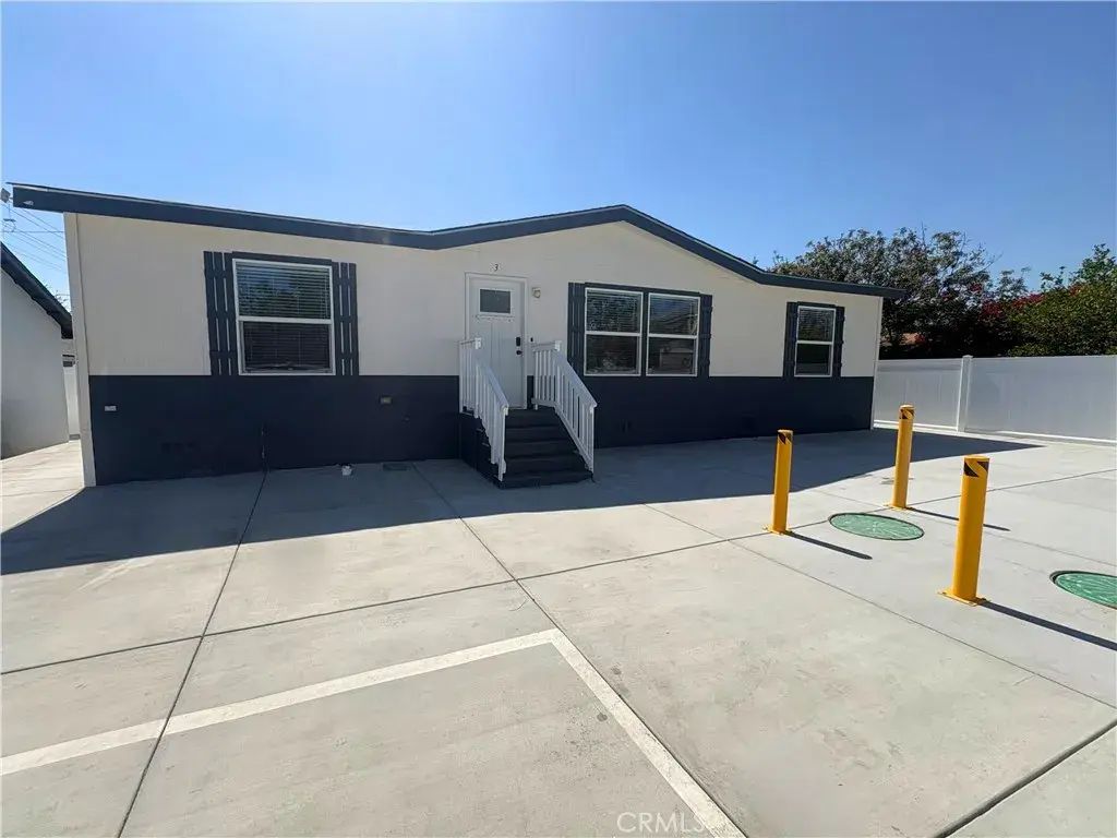 15356 Merrill 3, Fontana