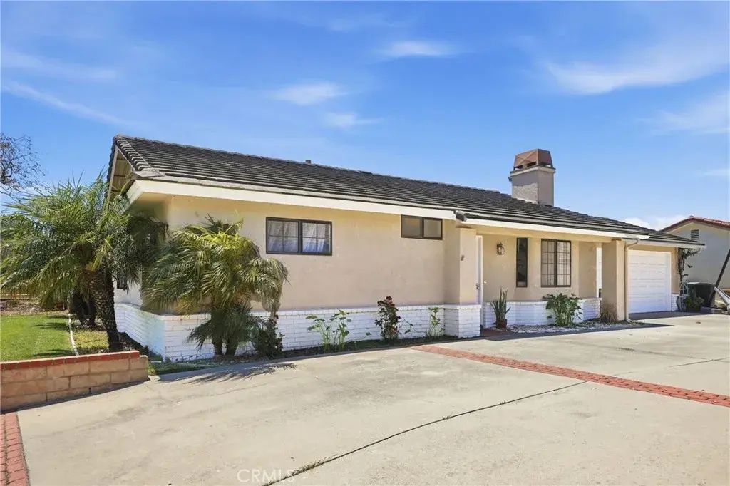 615 Tiffany, Santa Maria