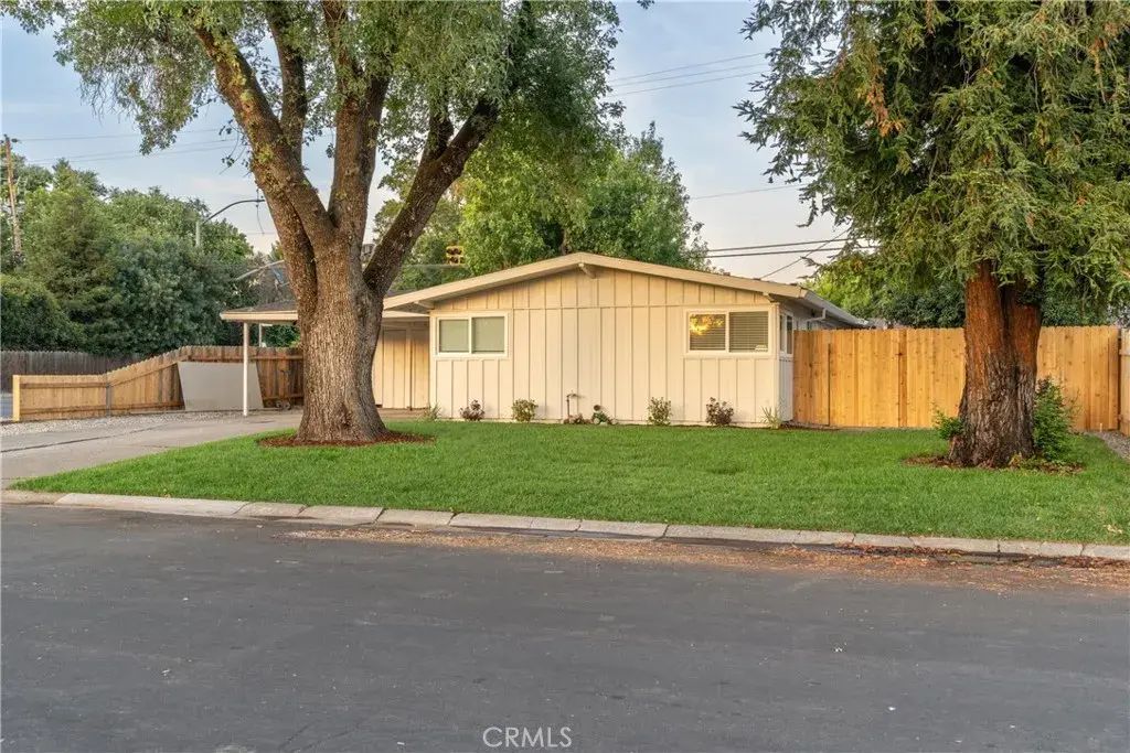 595 White, Chico