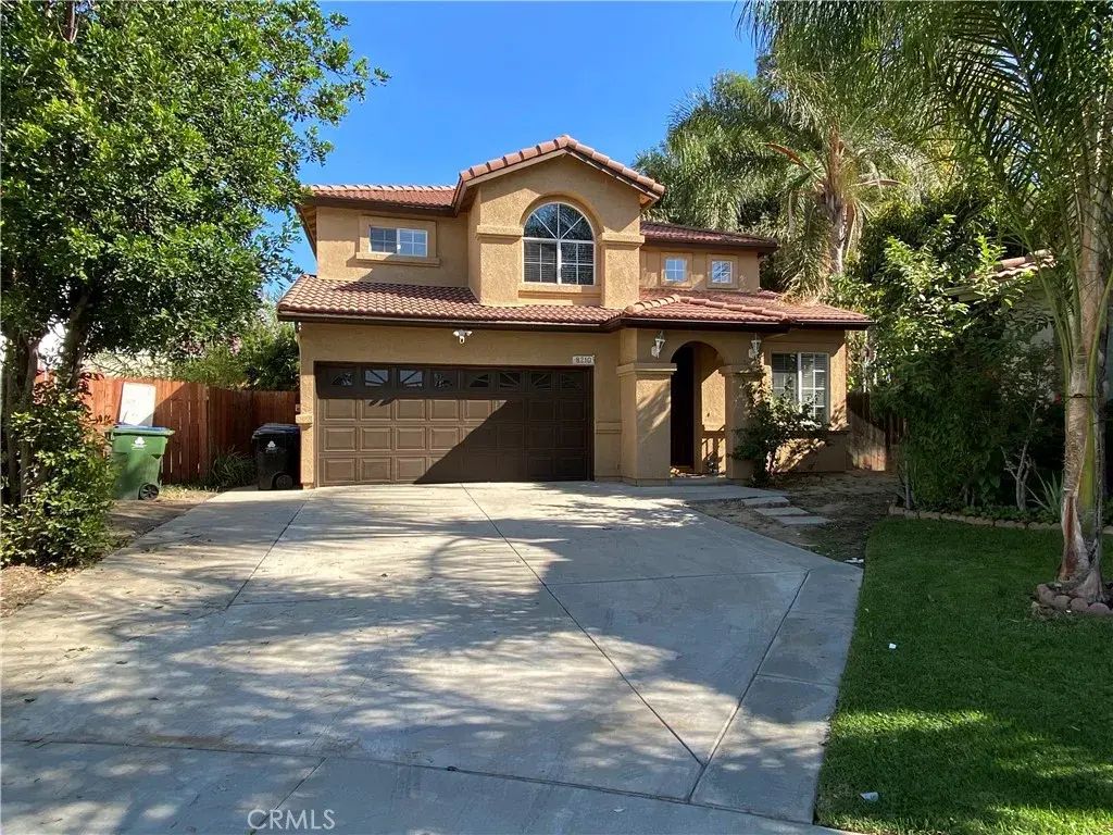 8210 Quakertown Avenue, Winnetka