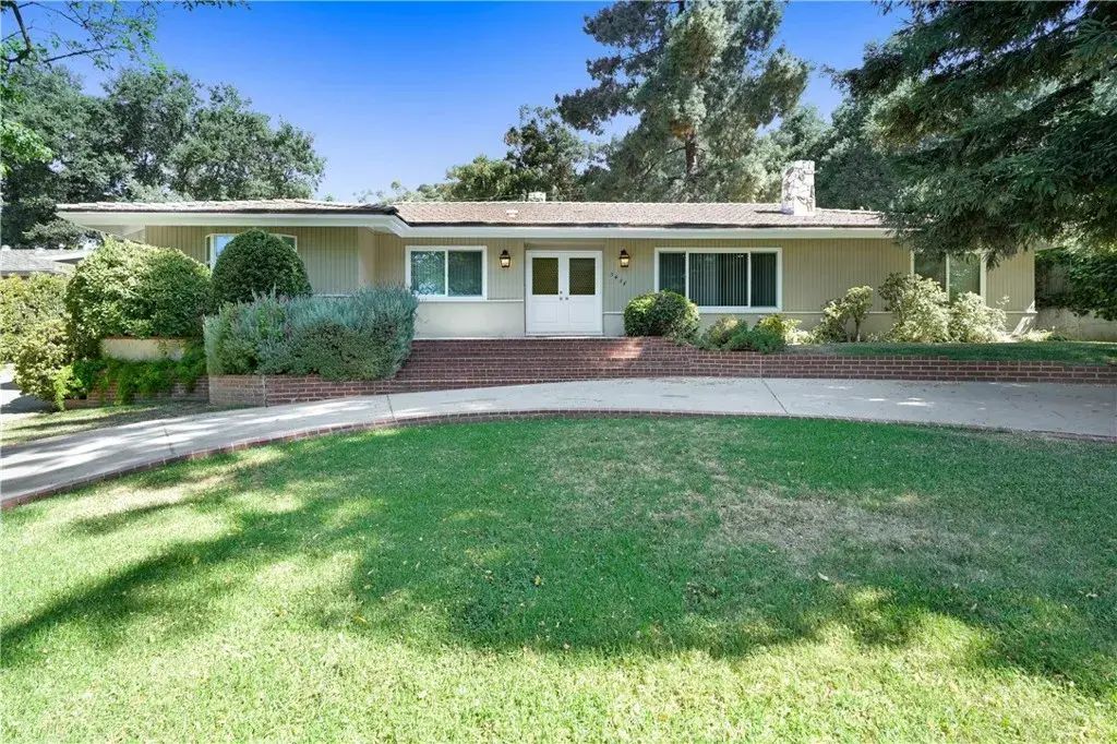 5437 Castle Knoll Road, La Canada Flintridge