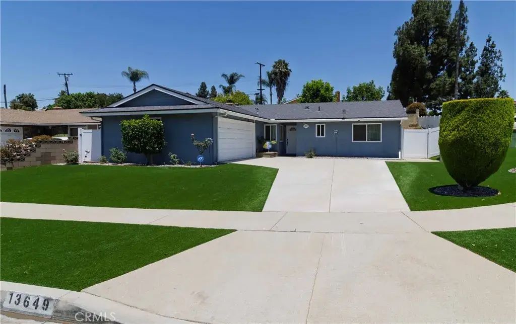 13649 Loumont, Whittier
