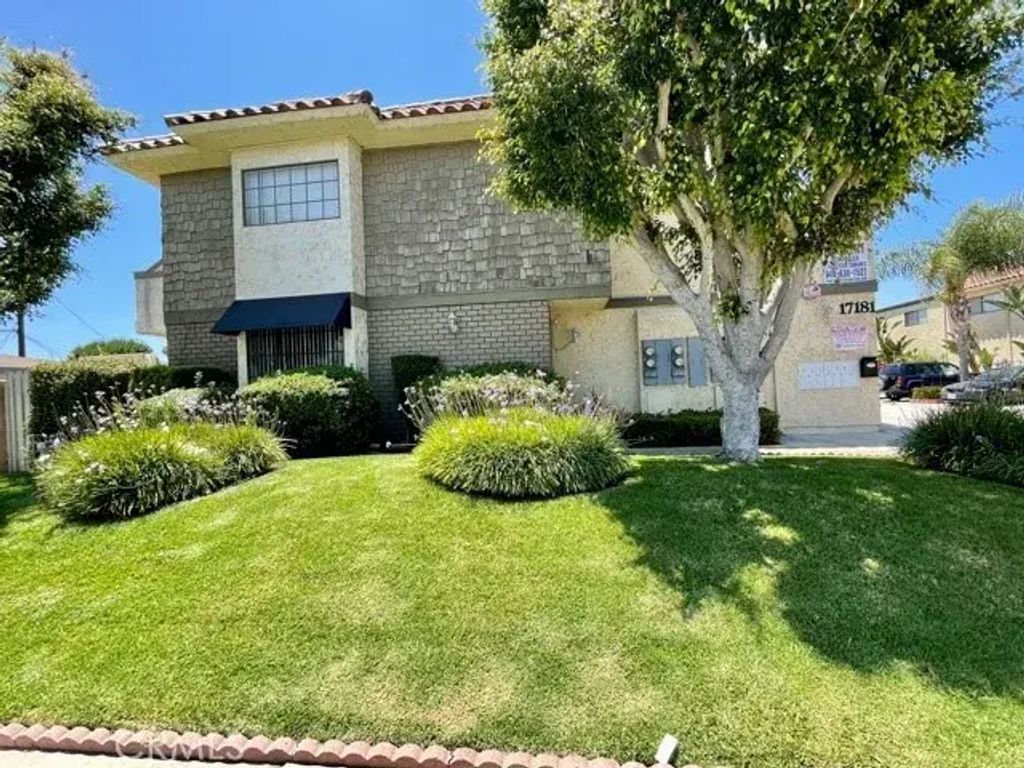 17181 Elm Street 4, Huntington Beach