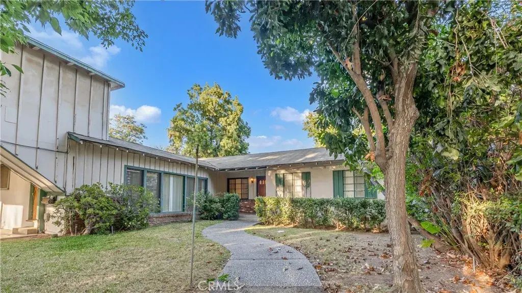 154 S Lima Street, Sierra Madre