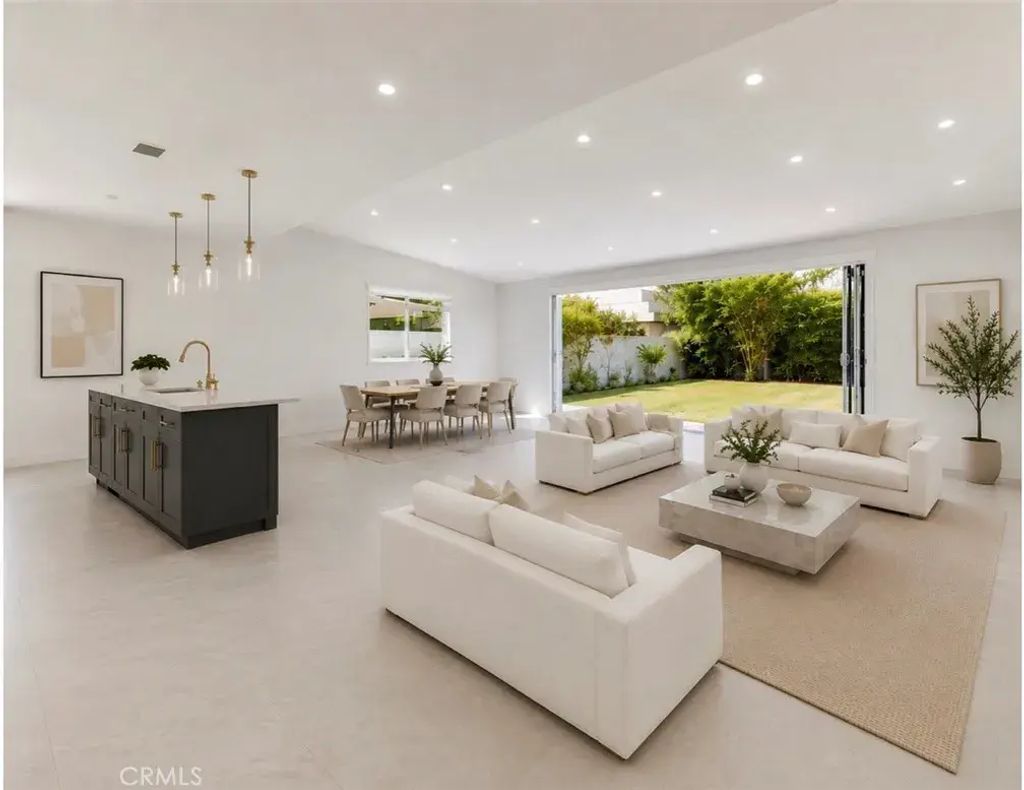 5515 Hermitage, Valley Village