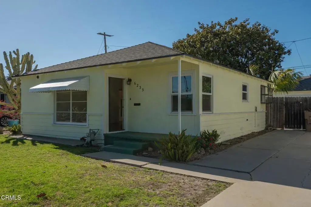 6233 Clara, Ventura