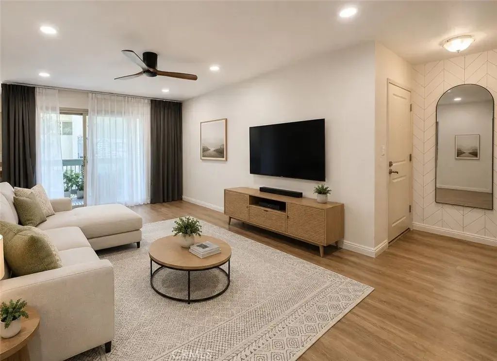 23665 Park Capri 103, Calabasas