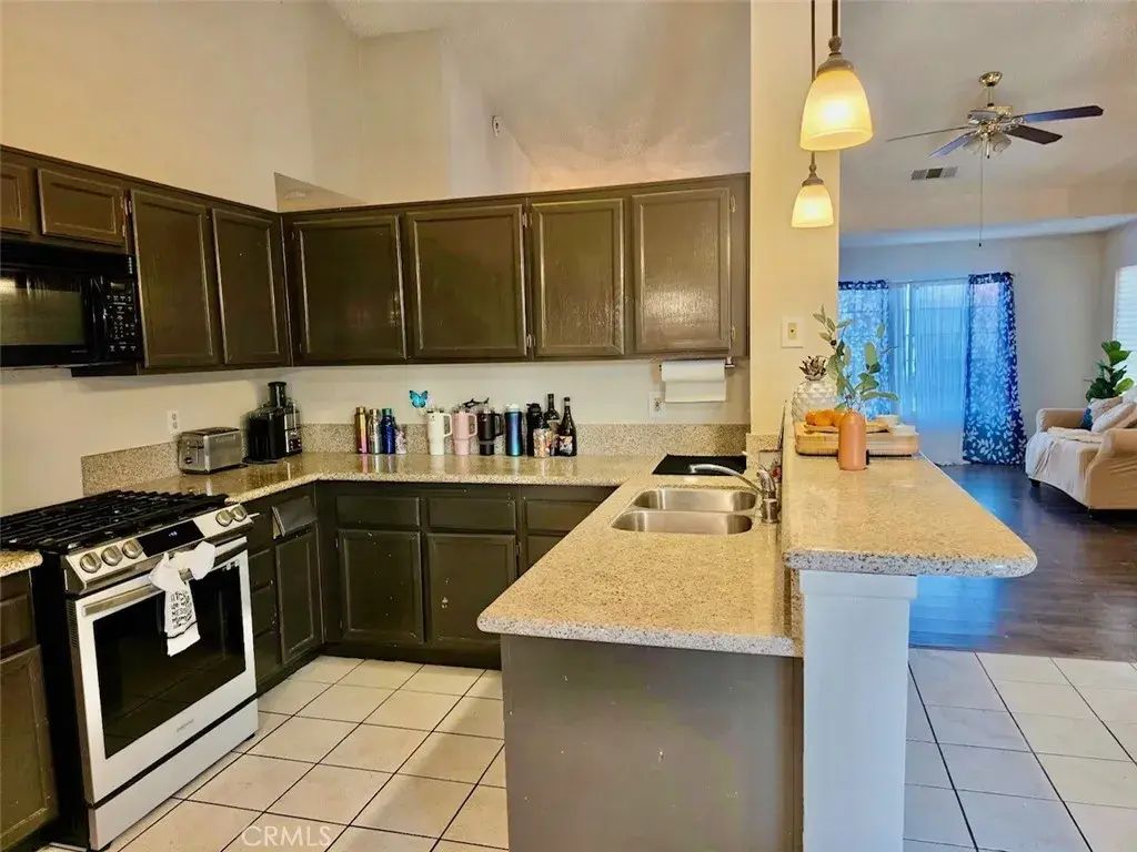 12966 Sundown, Victorville