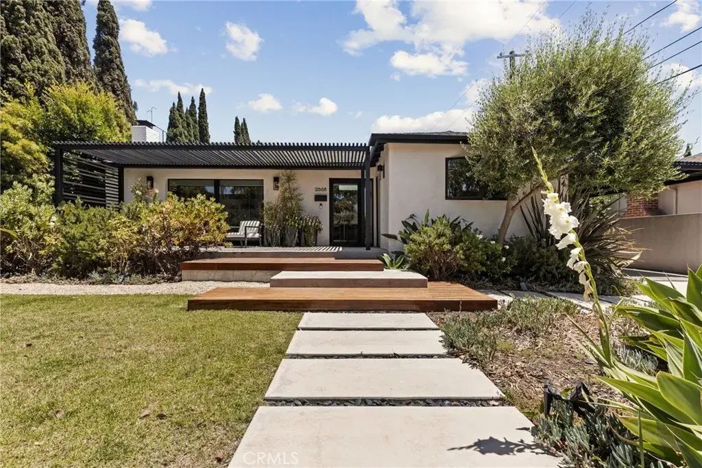 12668 Rose, Los Angeles