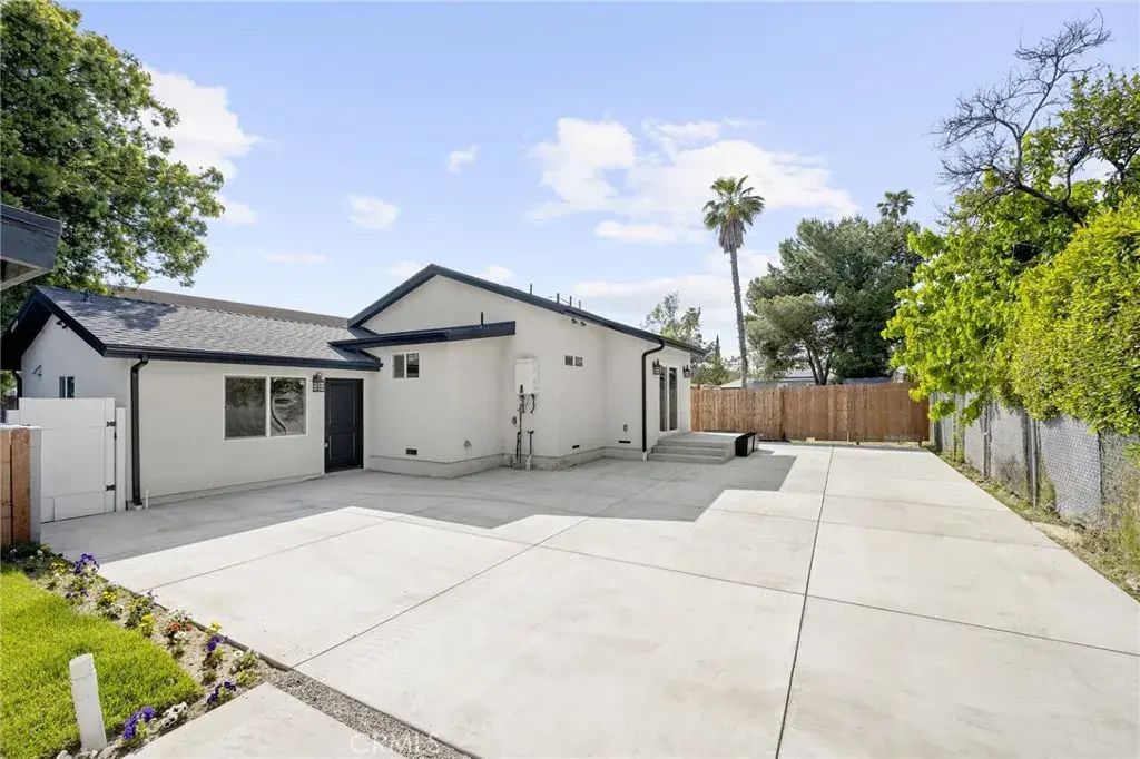 13721 Pierce Street, Pacoima