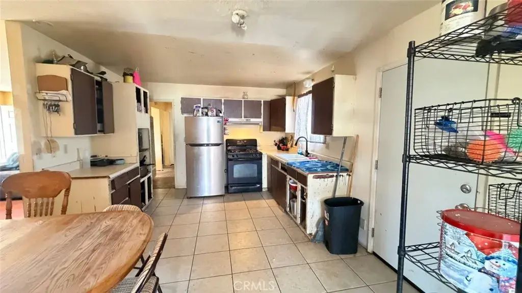 21034 Wisteria, Apple Valley