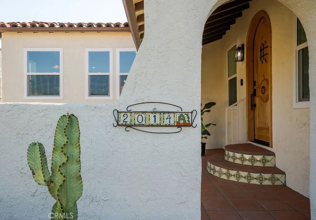2014 W 84th Street, Los Angeles