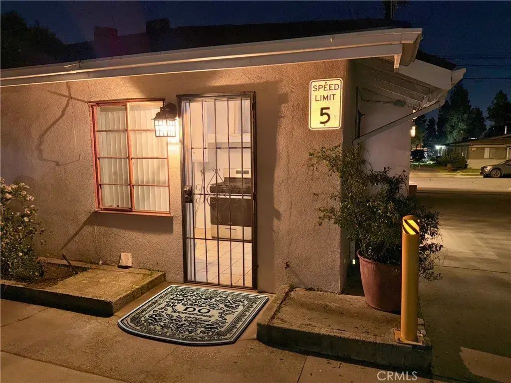 843 W Walnut B, Monrovia