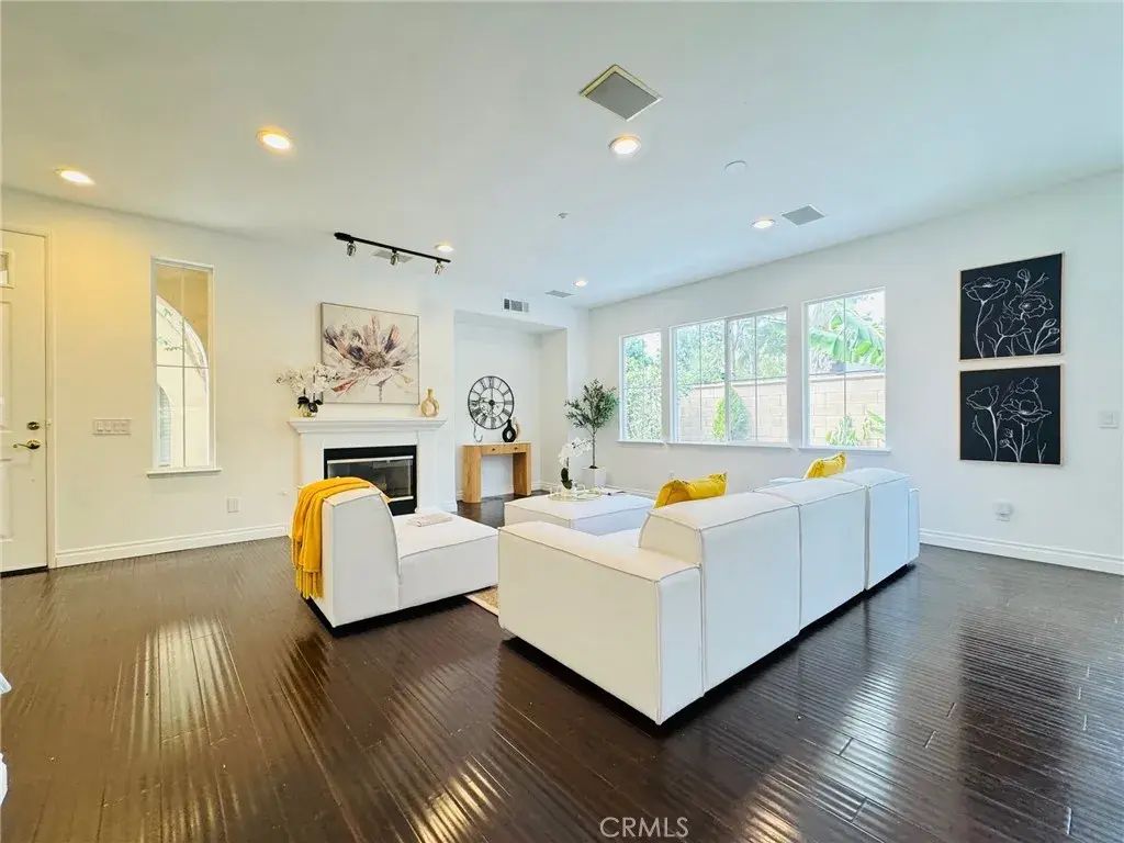 10 Salton, Irvine