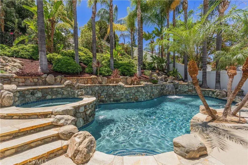 992 Chinotto Circle, Corona