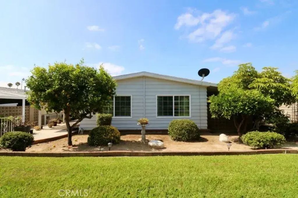 14039 Lake Glen 67, La Mirada
