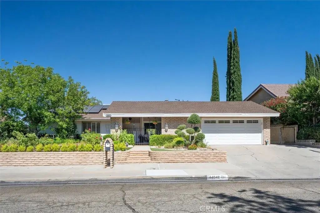 44042 27th St. W., Lancaster