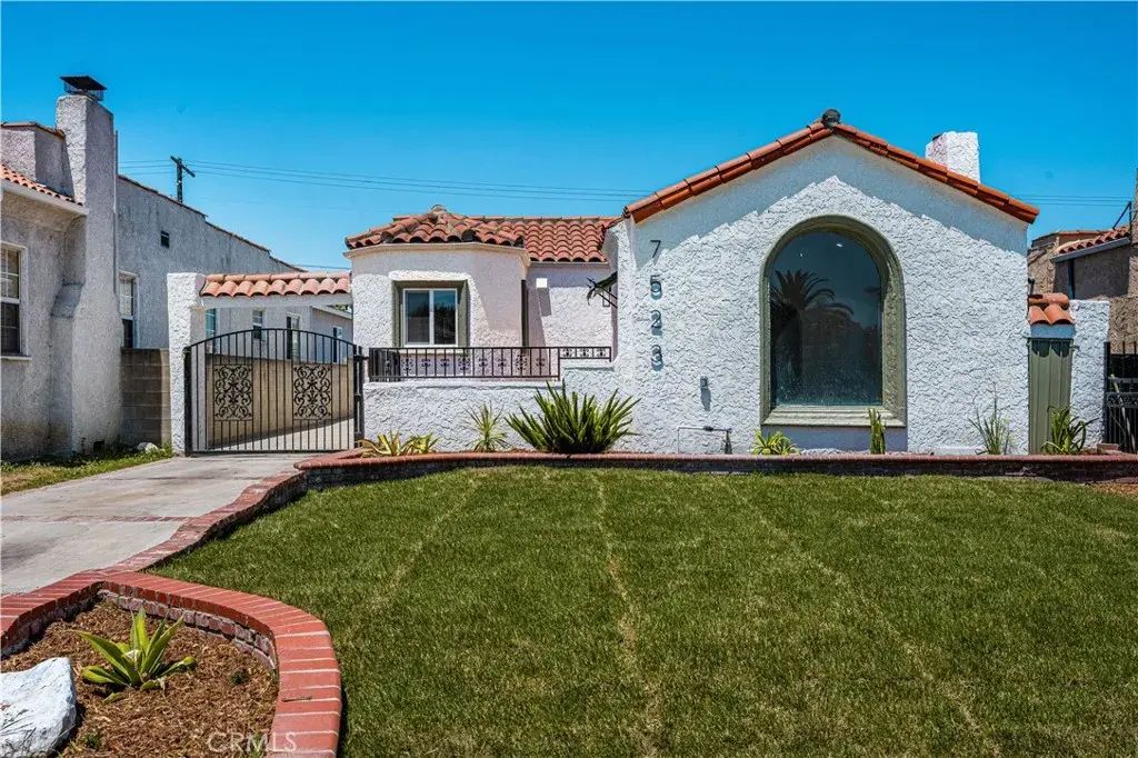 7523 Dalton Avenue, Los Angeles