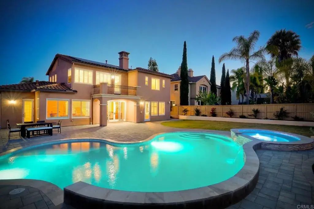 7438 Los Brazos, SANTALUZ