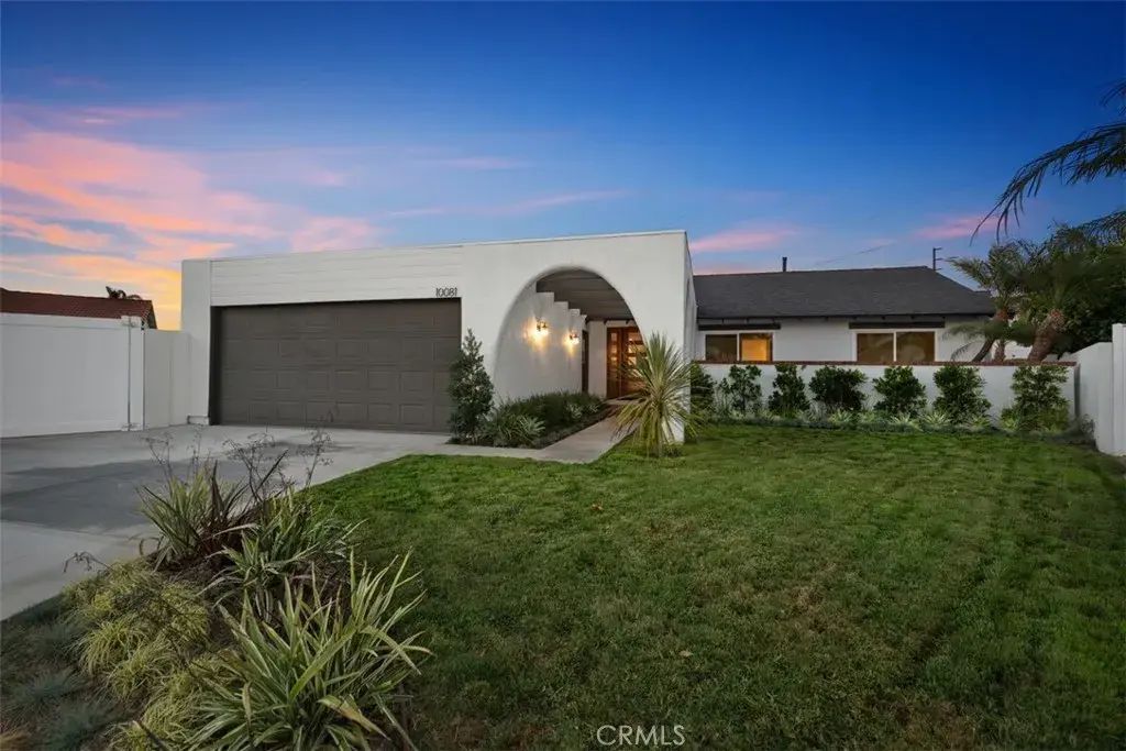 10081 Spar, Huntington Beach
