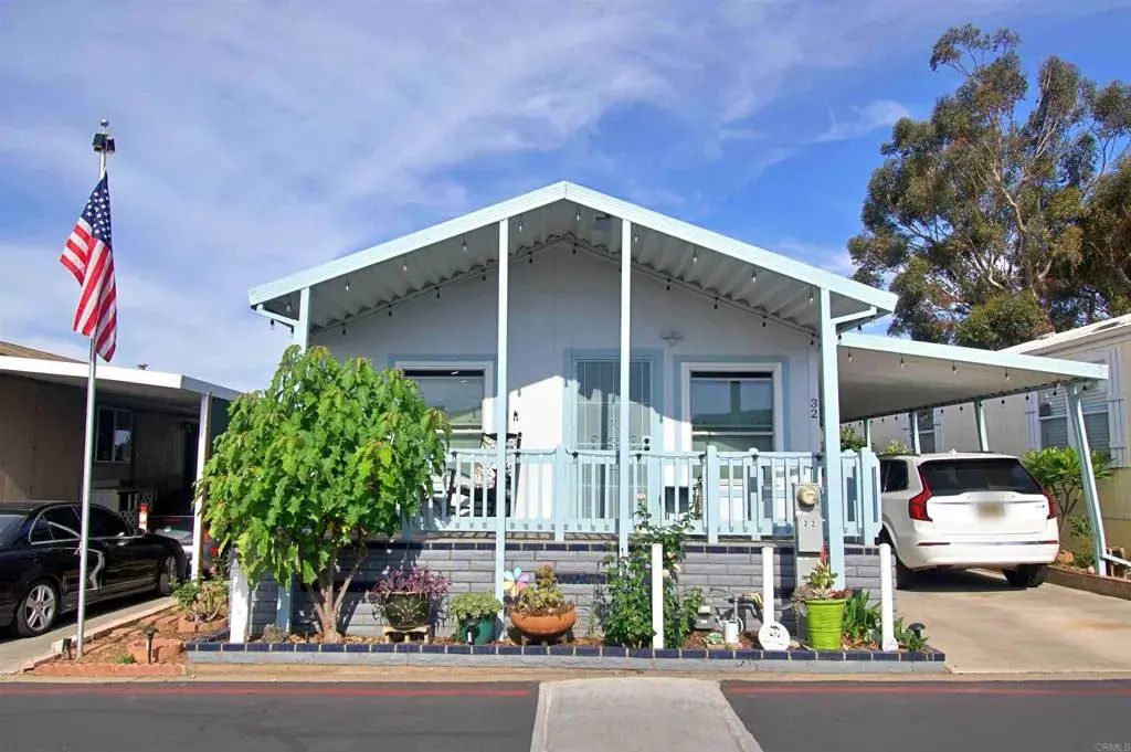 2181 Avenida Del Mexico 32, 