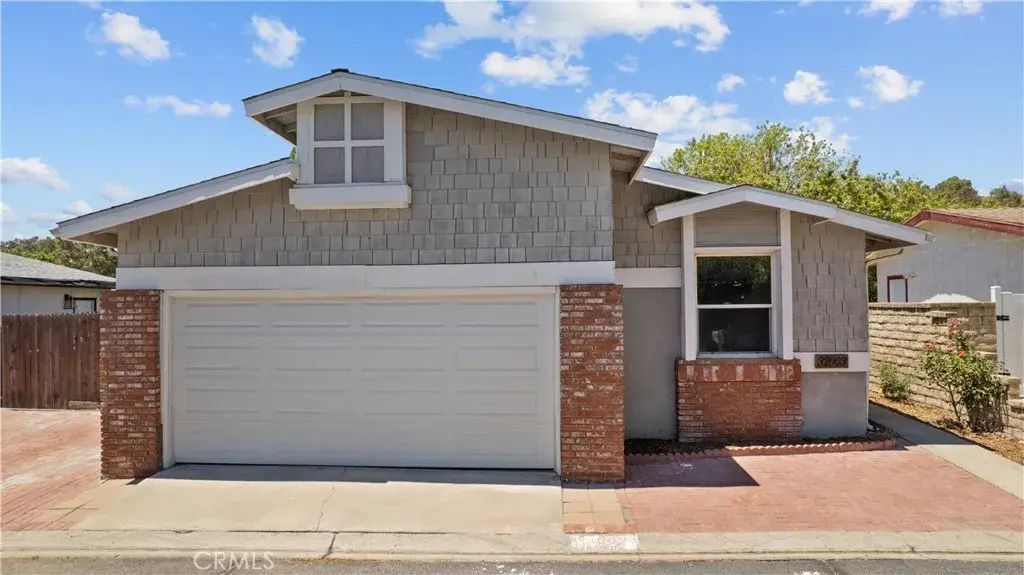 32003 Emerald, Castaic