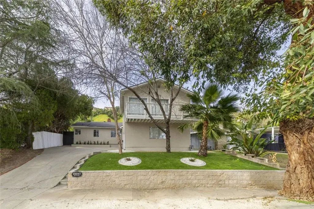 22247 De La Osa Street, Woodland Hills